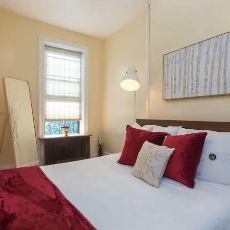 Lavish 3 Bedroom Apt In Williamsburg!!